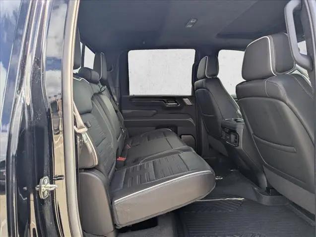 2024 GMC Sierra 2500HD 4WD Crew Cab Standard Bed AT4X