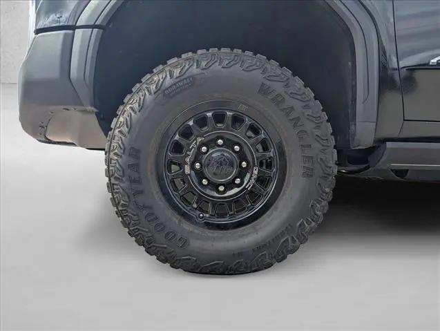 2024 GMC Sierra 2500HD 4WD Crew Cab Standard Bed AT4X