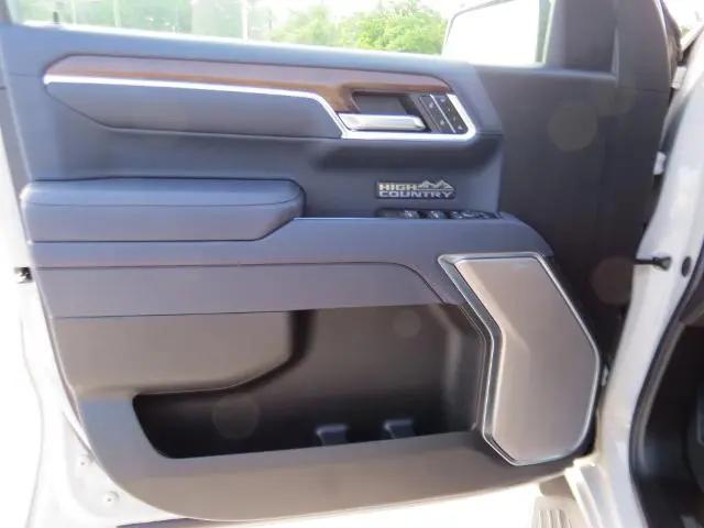 2026 Chevrolet Silverado 1500 4WD Crew Cab Short Bed High Country