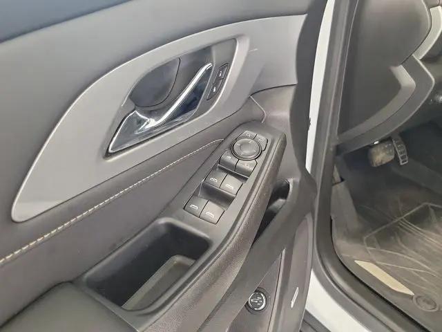 2022 Chevrolet Traverse AWD LT Leather