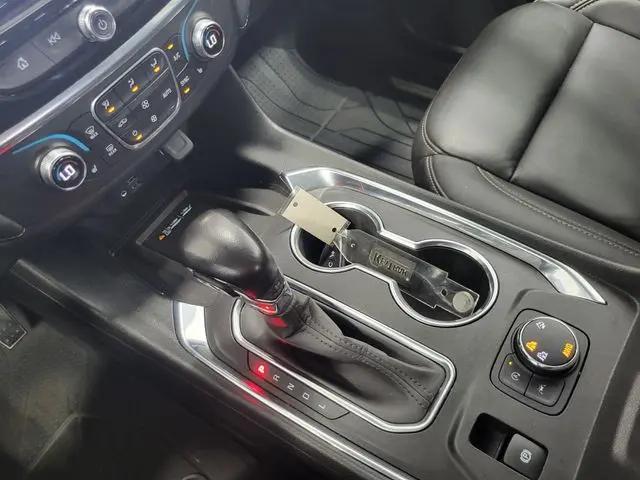 2022 Chevrolet Traverse AWD LT Leather