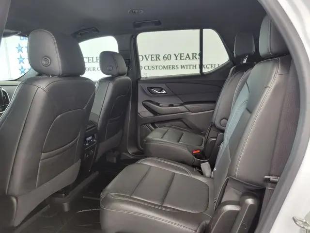 2022 Chevrolet Traverse AWD LT Leather