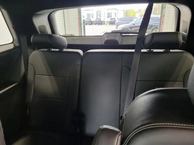 2022 Chevrolet Traverse AWD LT Leather