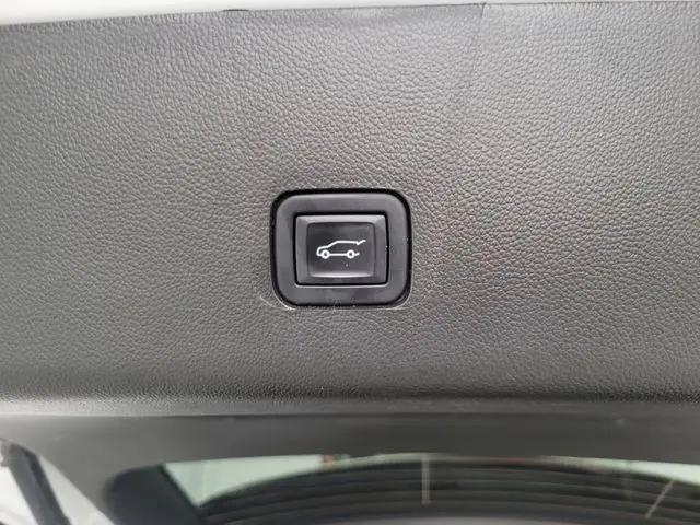 2022 Chevrolet Traverse AWD LT Leather