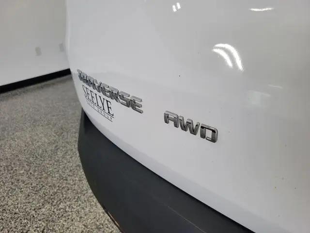 2022 Chevrolet Traverse AWD LT Leather