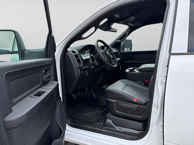 2026 Ram 3500 Tradesman Crew Cab 4x4 8 Box