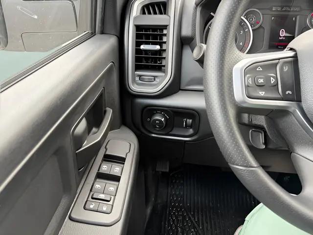 2026 Ram 3500 Tradesman Crew Cab 4x4 8 Box