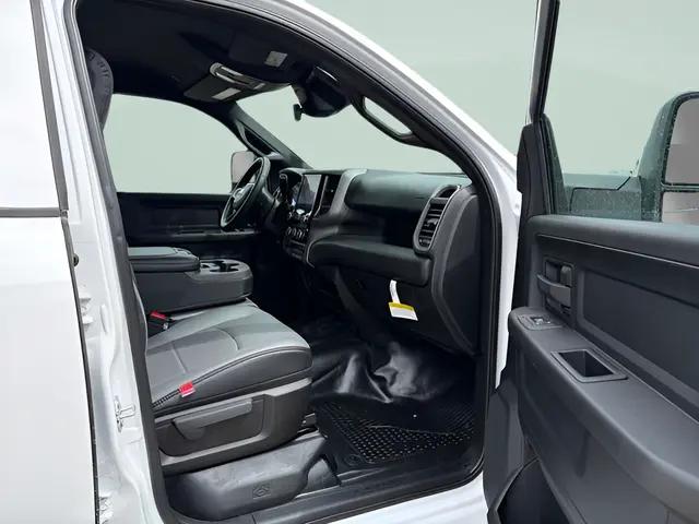 2026 Ram 3500 Tradesman Crew Cab 4x4 8 Box