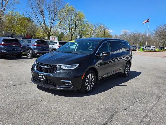 2023 Chrysler Pacifica Hybrid Touring L