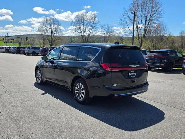 2023 Chrysler Pacifica Hybrid Touring L