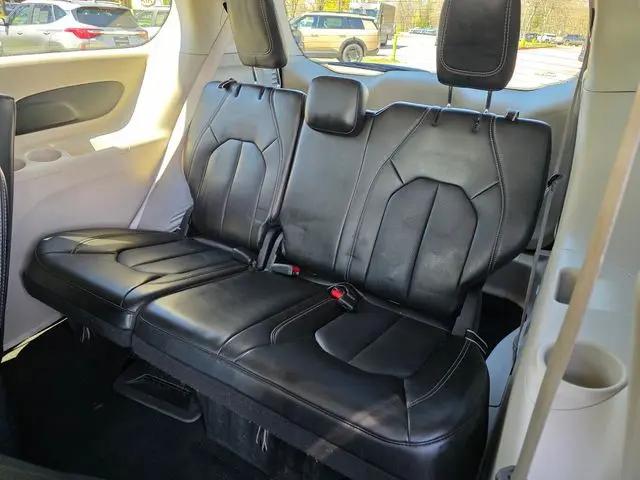 2023 Chrysler Pacifica Hybrid Touring L