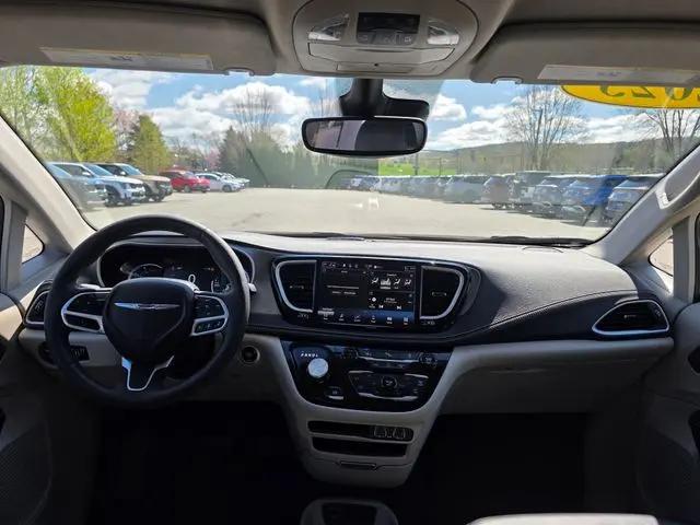 2023 Chrysler Pacifica Hybrid Touring L
