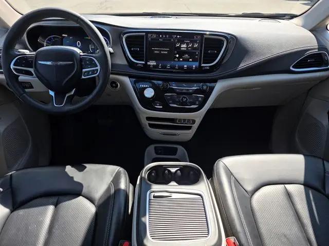 2023 Chrysler Pacifica Hybrid Touring L