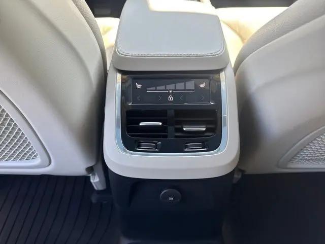 2024 Volvo XC90 Recharge T8 Plus Bright Theme 7-Seater