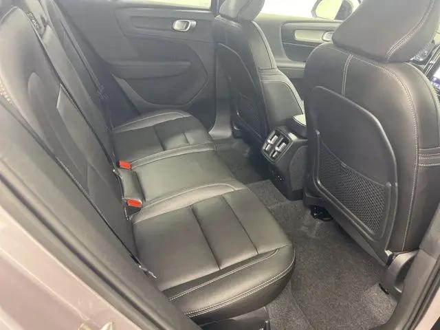 2026 Volvo XC40 Plus, B5 AWD Gas (mild hybrid), Dark