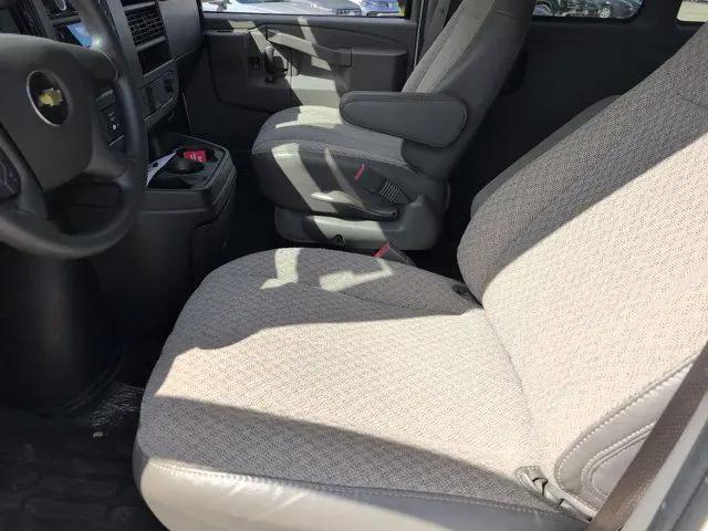 2025 Chevrolet Express Passenger RWD 3500 Extended Wheelbase LT