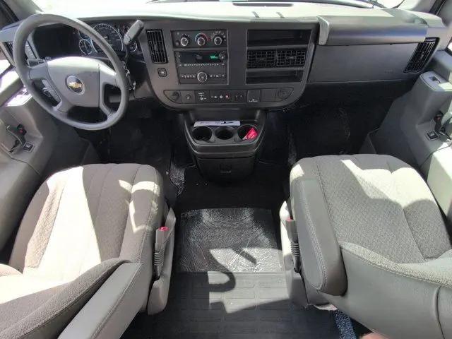 2025 Chevrolet Express Passenger RWD 3500 Extended Wheelbase LT