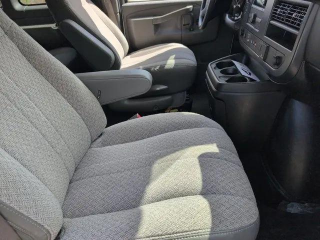 2025 Chevrolet Express Passenger RWD 3500 Extended Wheelbase LT