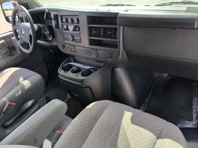 2025 Chevrolet Express Passenger RWD 3500 Extended Wheelbase LT