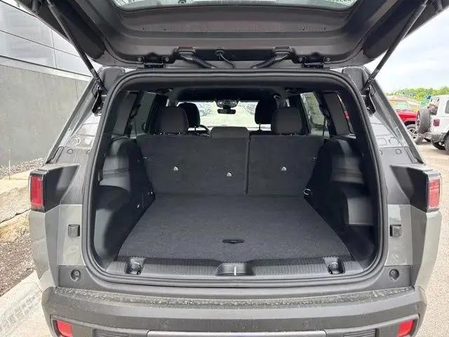 2026 Jeep Cherokee Laredo 4x4