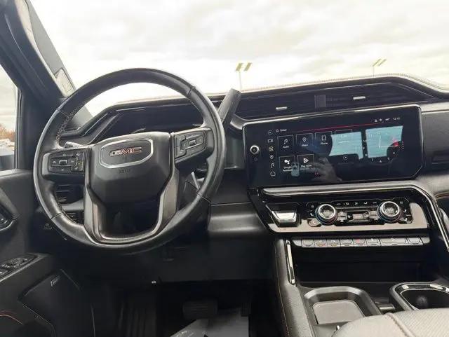 2024 GMC Sierra 2500HD 4WD Crew Cab Standard Bed AT4