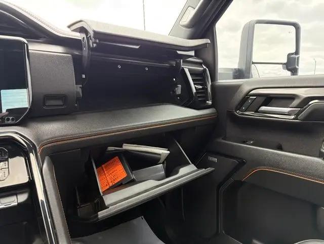 2024 GMC Sierra 2500HD 4WD Crew Cab Standard Bed AT4