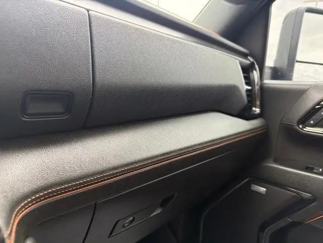 2024 GMC Sierra 2500HD 4WD Crew Cab Standard Bed AT4