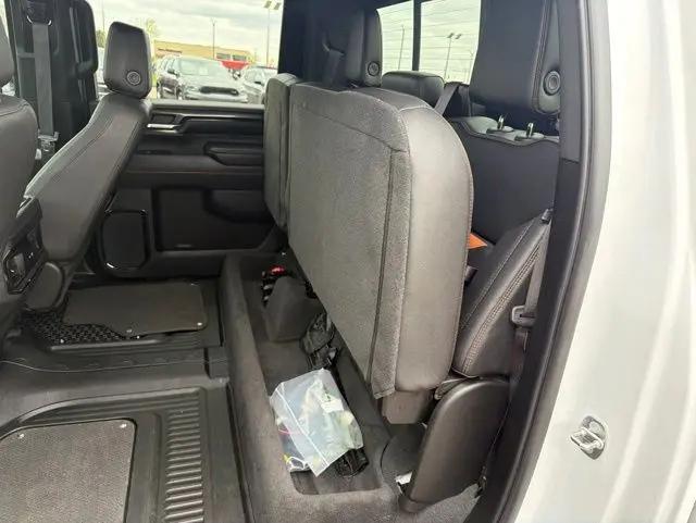 2024 GMC Sierra 2500HD 4WD Crew Cab Standard Bed AT4
