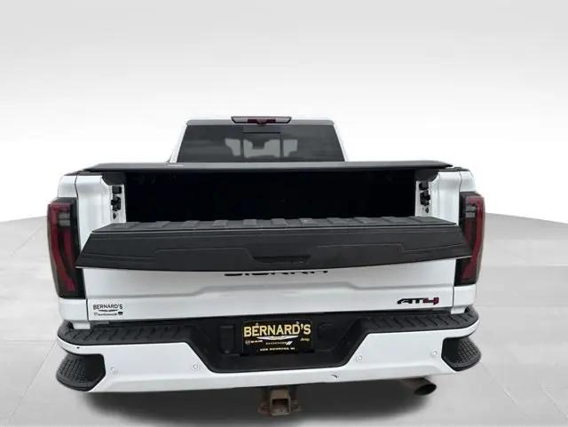 2024 GMC Sierra 2500HD 4WD Crew Cab Standard Bed AT4