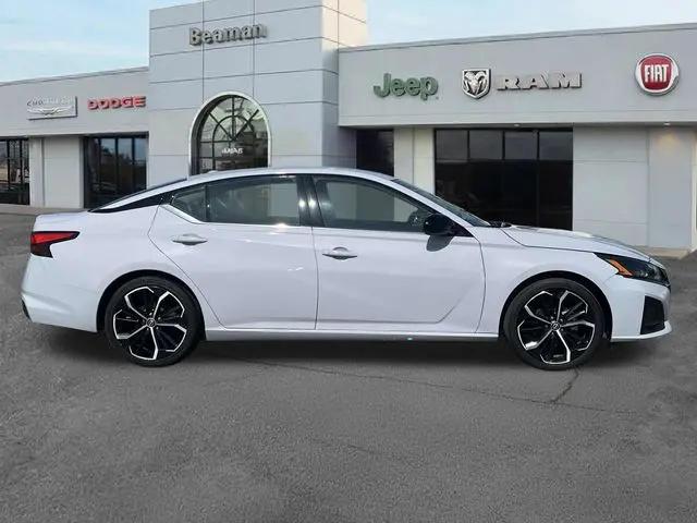 2024 Nissan Altima SR FWD