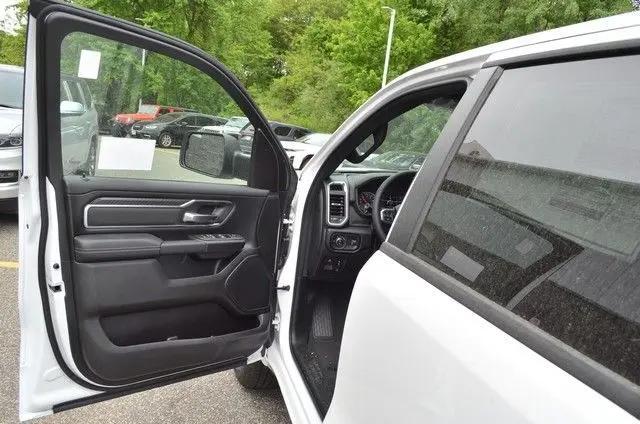 2026 Ram 1500 Express Crew Cab 4x4 57 Box