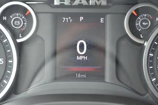 2026 Ram 1500 Express Crew Cab 4x4 57 Box