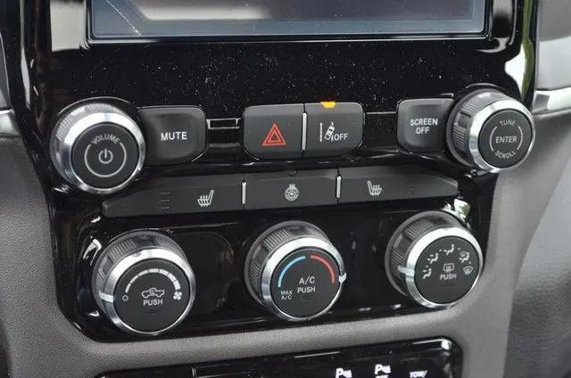 2026 Ram 1500 Express Crew Cab 4x4 57 Box