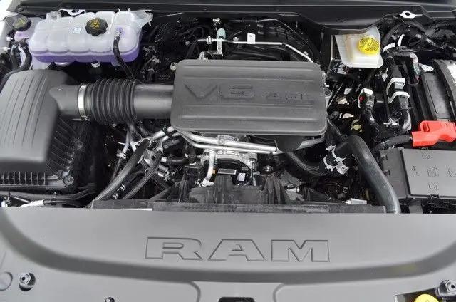 2026 Ram 1500 Express Crew Cab 4x4 57 Box