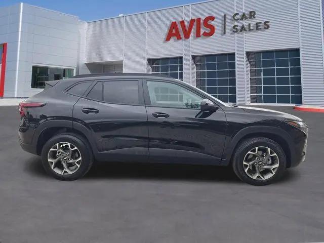 2025 Chevrolet Trax FWD LT