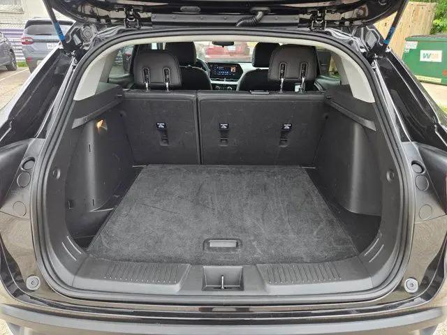 2025 Chevrolet Trax FWD LT