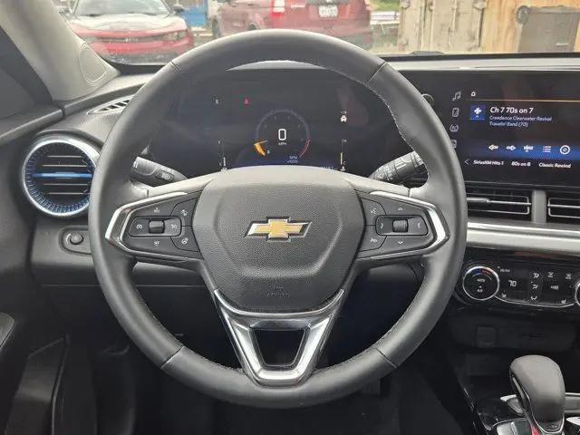 2025 Chevrolet Trax FWD LT