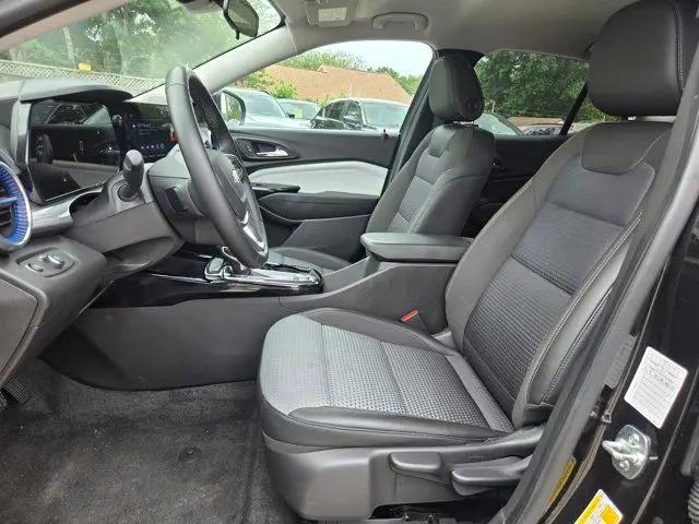 2025 Chevrolet Trax FWD LT
