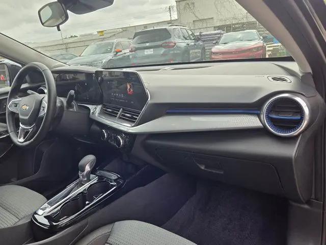 2025 Chevrolet Trax FWD LT