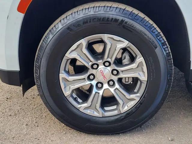 2022 GMC Yukon 4WD SLE