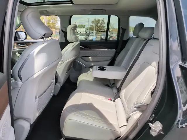 2022 Jeep Grand Cherokee Summit 4x4