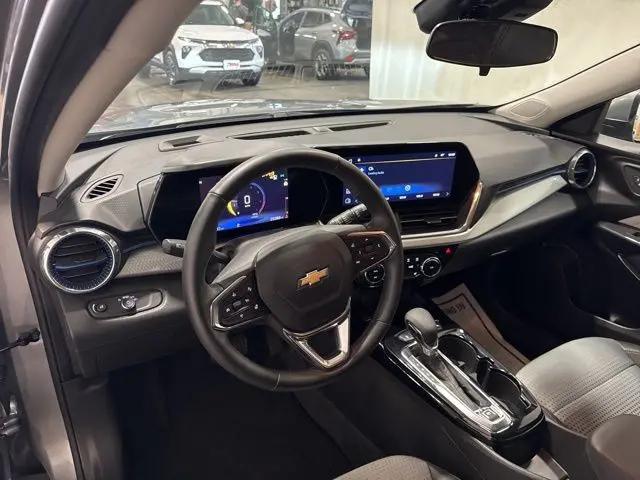 2025 Chevrolet Trax FWD LT
