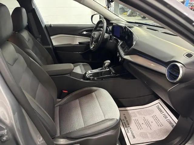 2025 Chevrolet Trax FWD LT