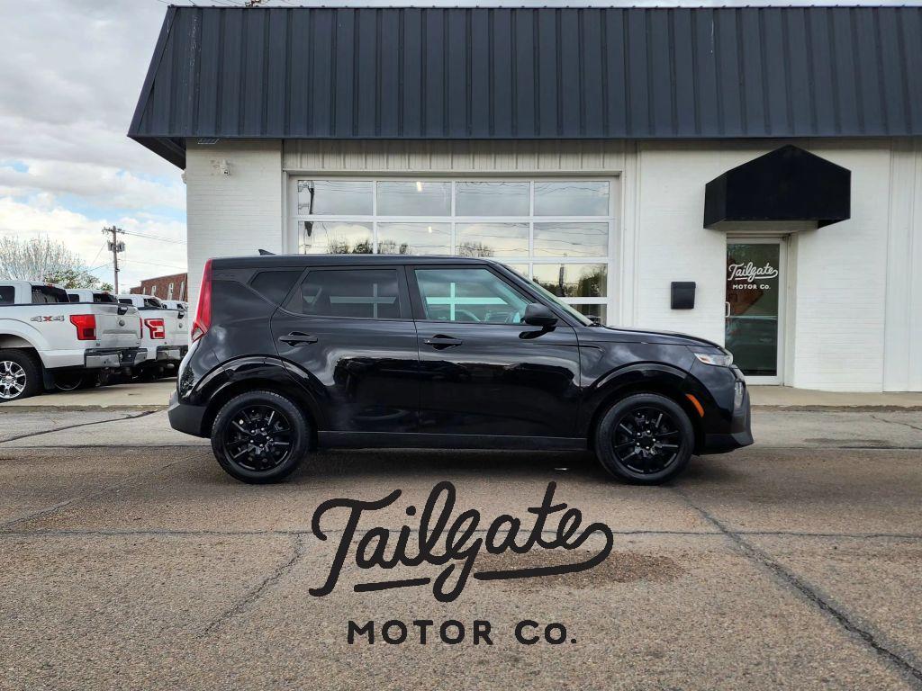2021 Kia Soul 2.0L LX 6 M/T's photo