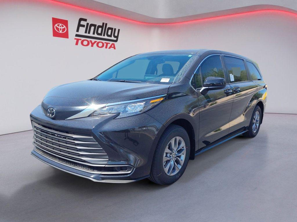 2026 Toyota Sienna LE 8-Passenger Hybrid FWD's photo