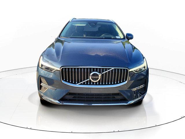2023 Volvo XC60 B5 Ultimate Bright Theme