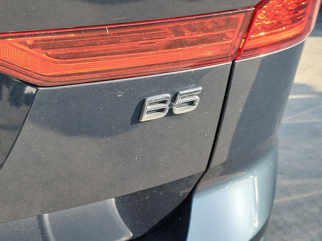 2023 Volvo XC60 B5 Ultimate Bright Theme