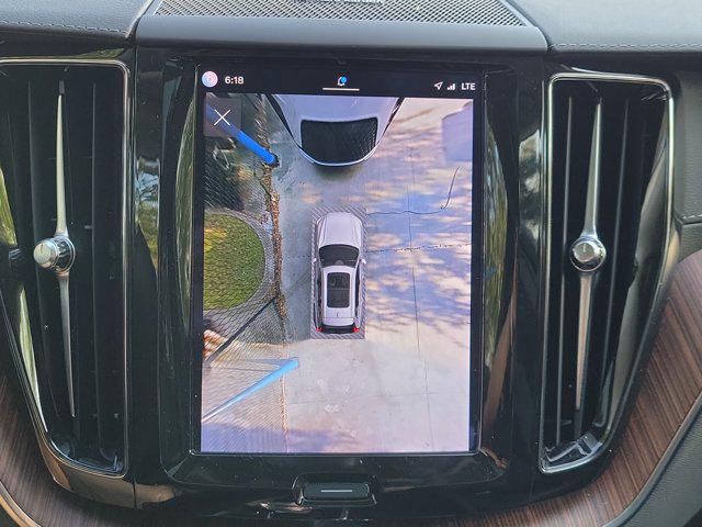2023 Volvo XC60 B5 Ultimate Bright Theme
