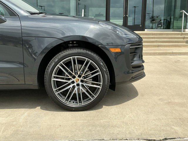 2025 Porsche Macan AWD