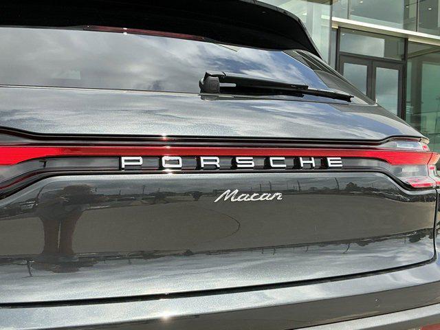 2025 Porsche Macan AWD